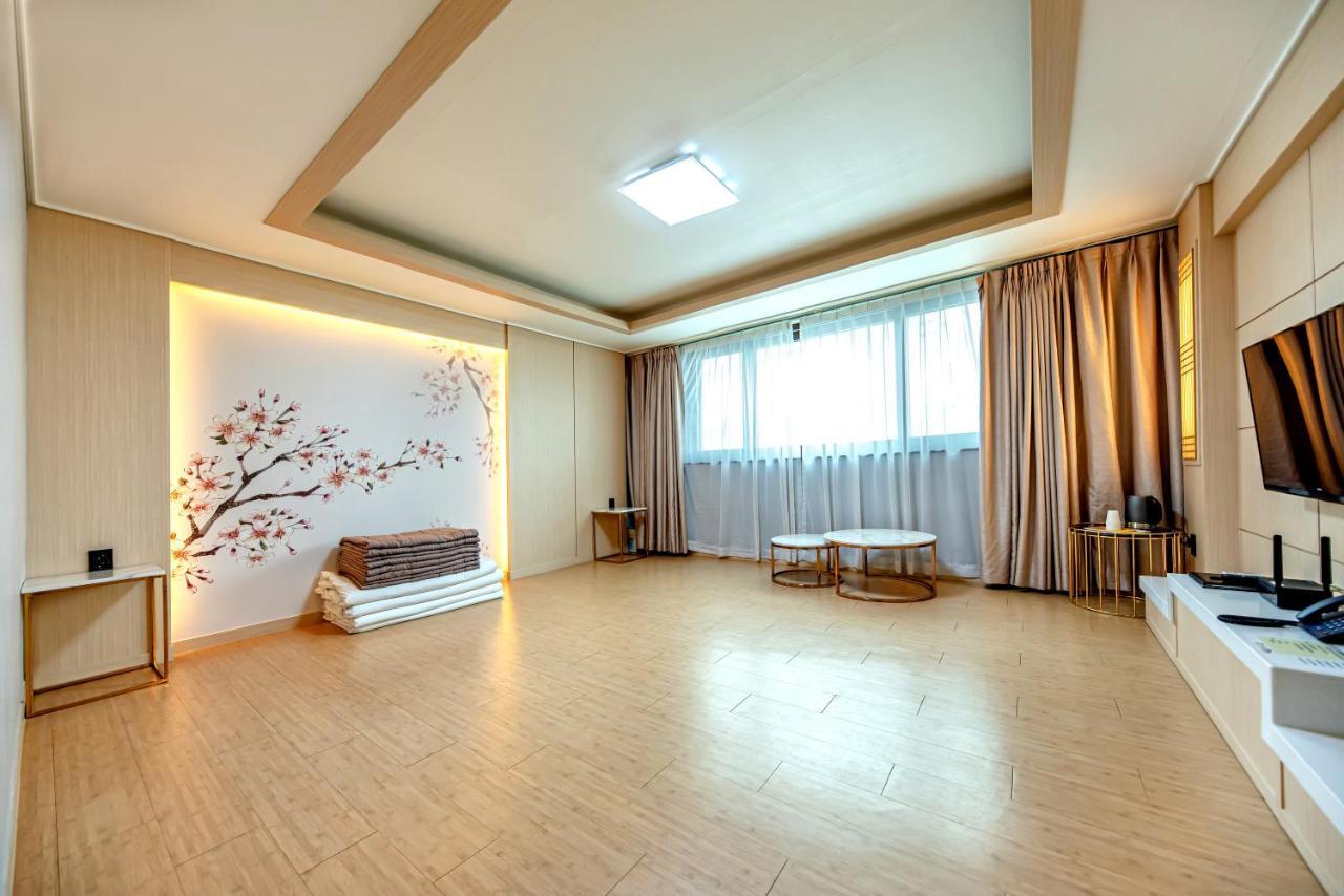 Hs Tourist Hotel Yeosu Exterior foto