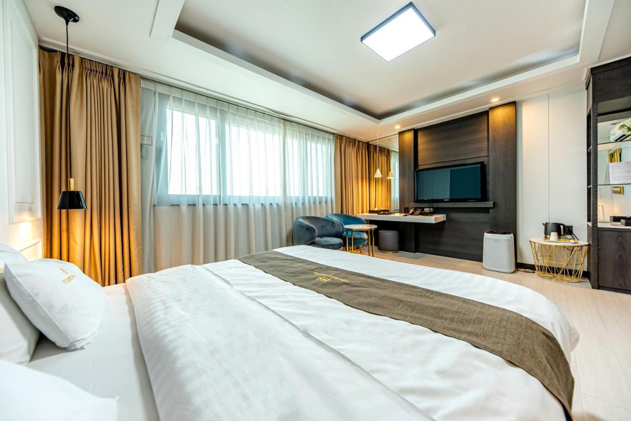 Hs Tourist Hotel Yeosu Exterior foto
