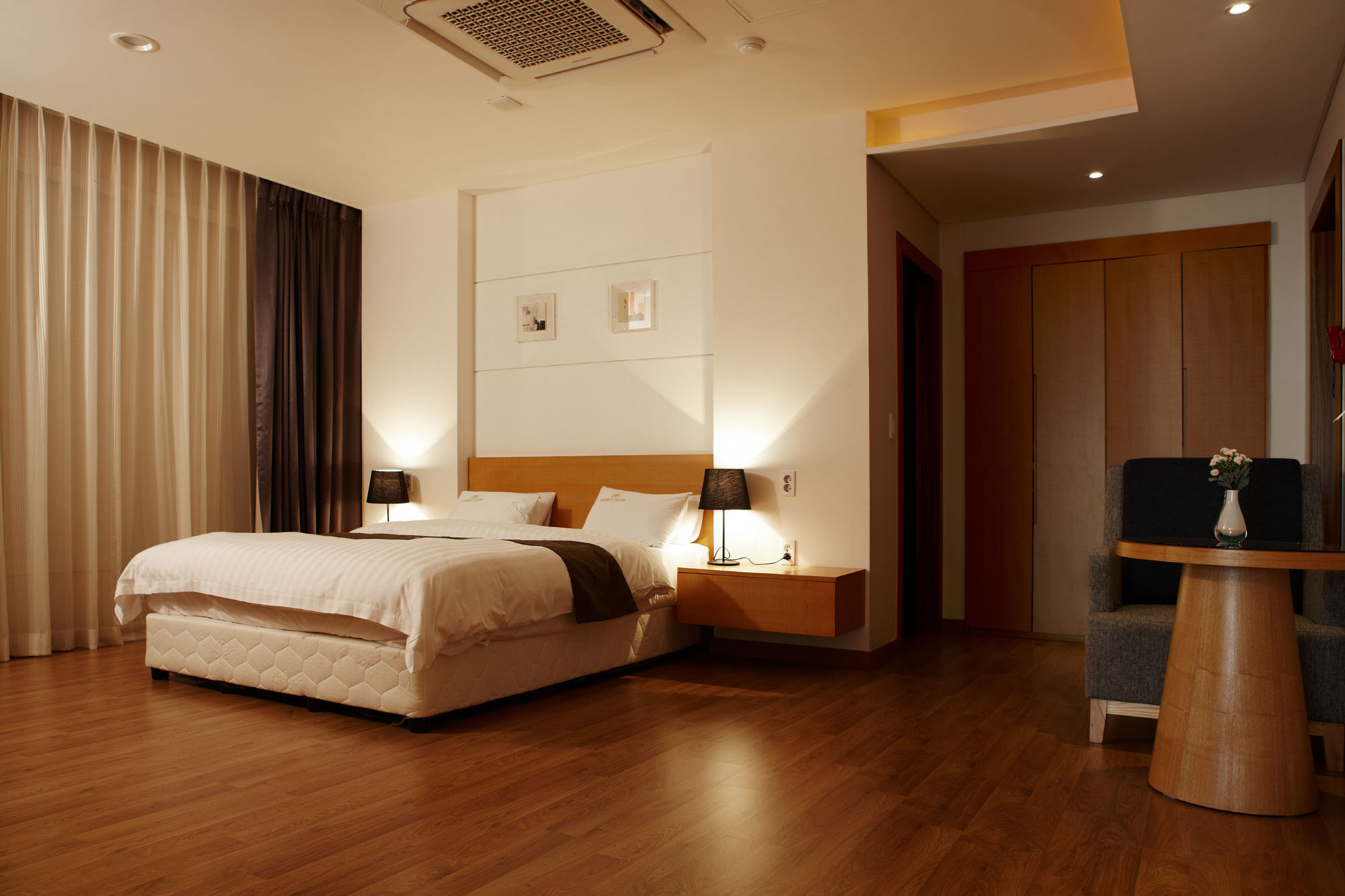 Hs Tourist Hotel Yeosu Exterior foto